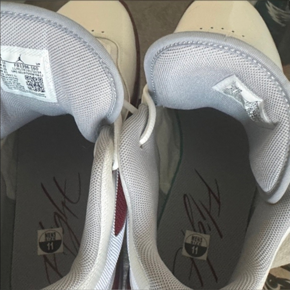 Air Jordan Stay Loyal 3 "White Team Red" - Picture 6 of 14